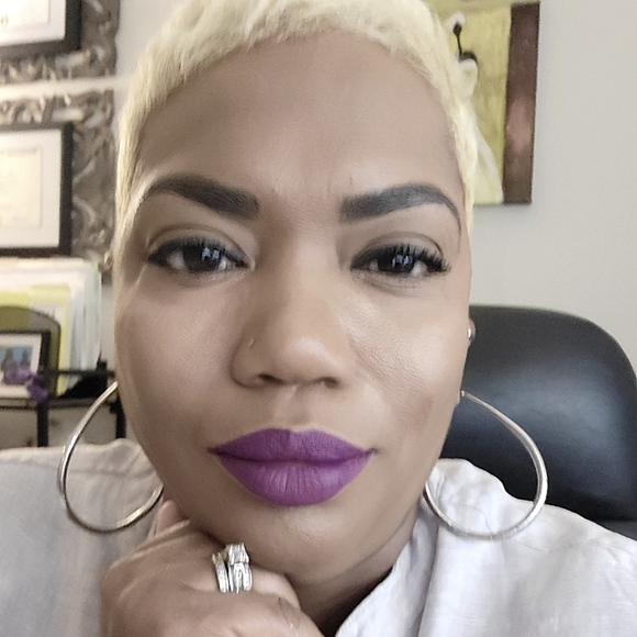 Meet your Posher, Tabitha - Picture 2 of 8